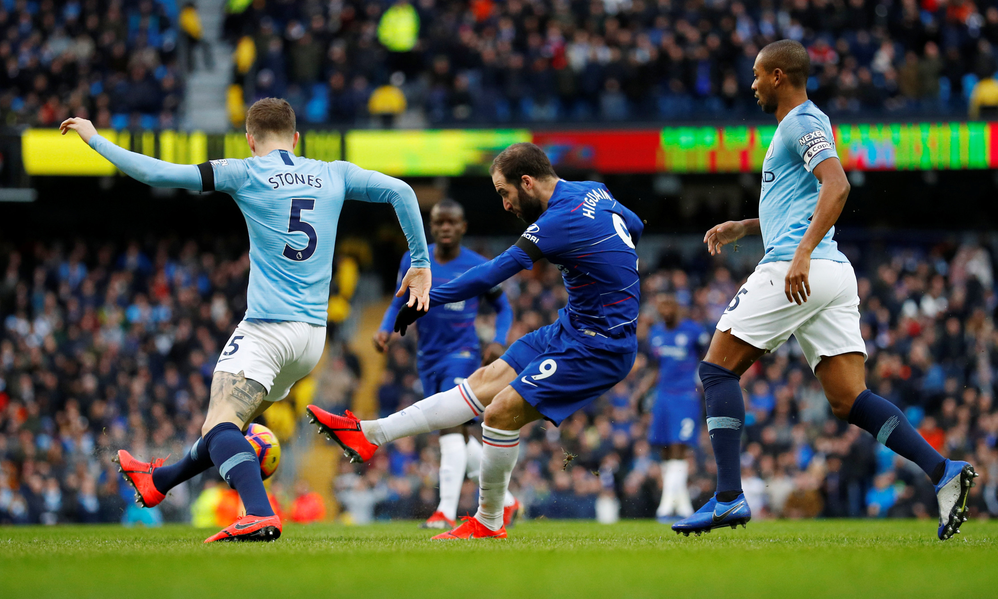 伊萨奇巴希主场1-3负瓦基弗！（瓦基弗客场3-1击败伊萨奇巴希）