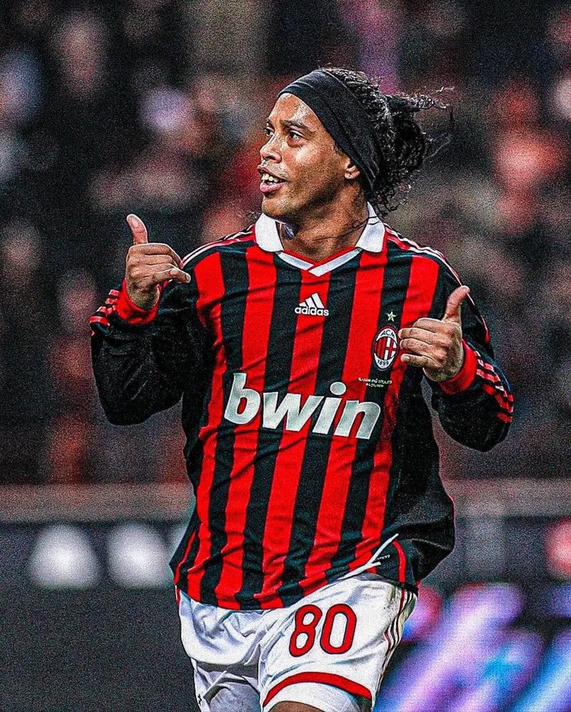 王哲林17分 CBA俱乐部杯上海男篮111-72战胜四川 杜智博23分（CBA俱乐部杯：上海男篮111-72大胜四川，王哲林17分、杜智博23分）